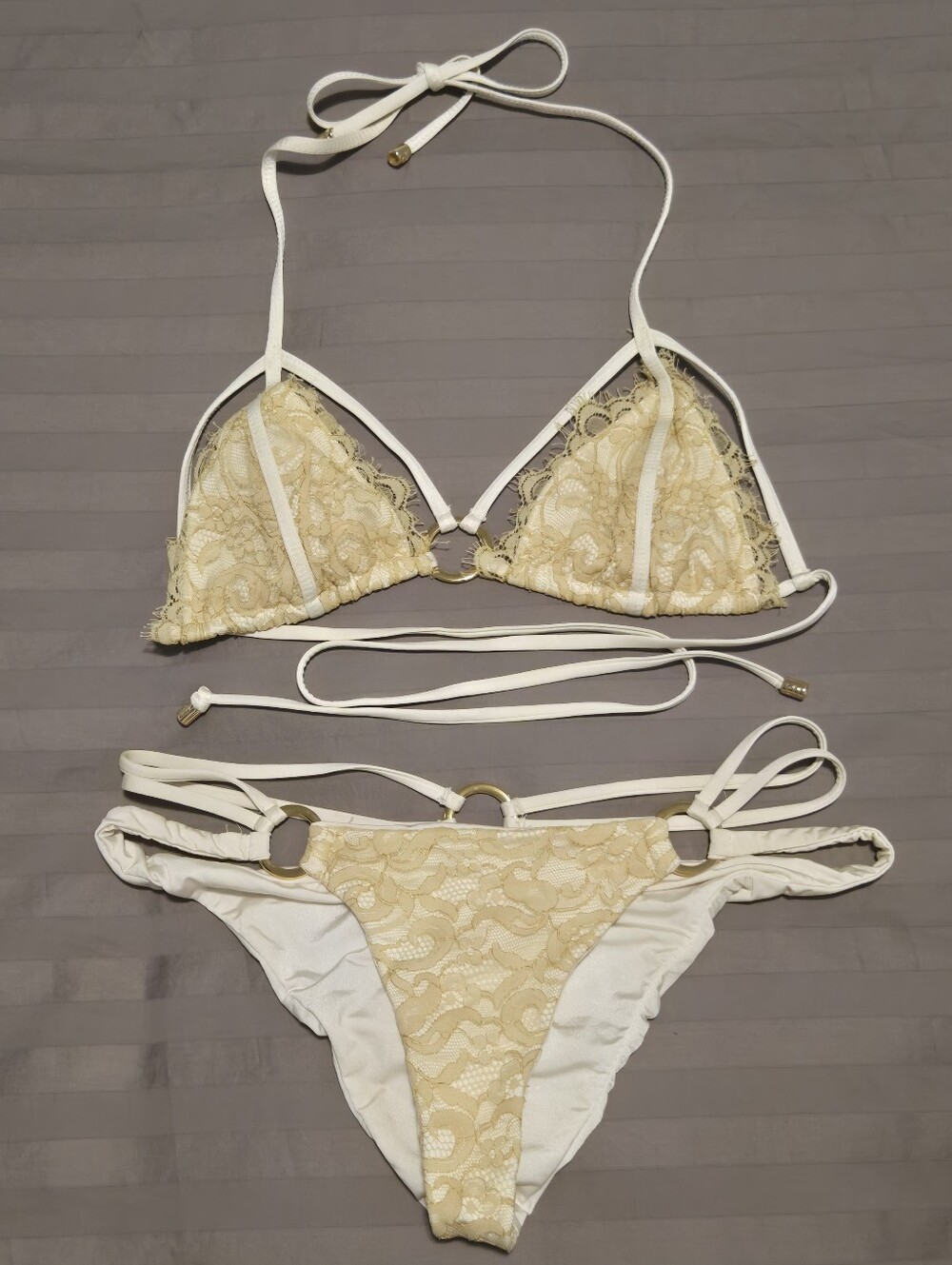 Beach Bunny Gun Powder And Lace Bikini Set In White. S/M - Picture 5 of 16